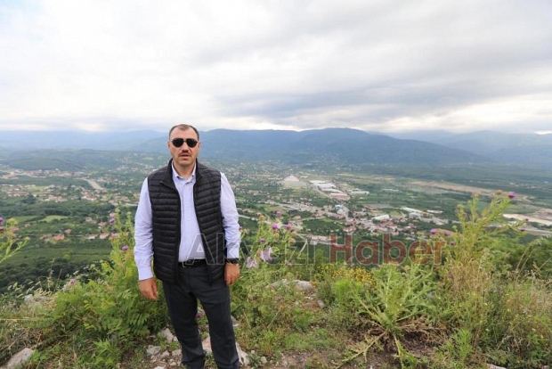 Vali kaldırımdan akyazı çıkarması