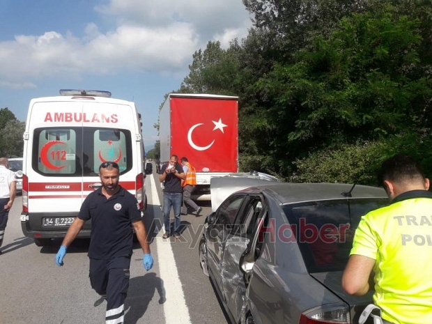 Otoyolda kaza 3 yaralı