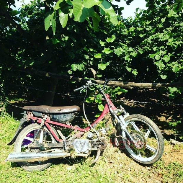 Motosiklet devrildi 2 yaralı