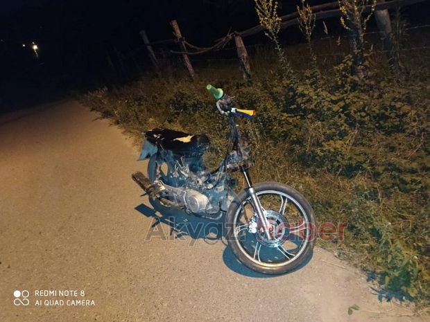 Direğe çarpan motosikletli öldü