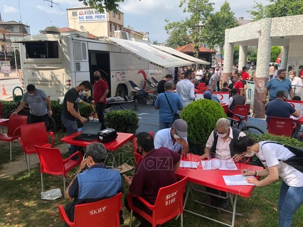 Akyazılılar yaralılar için kan vermeye koştu