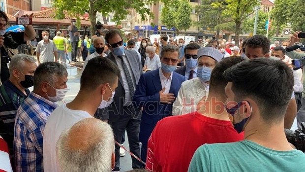 Patlamada ölen iki Akyazılı işçi toprağa verildi