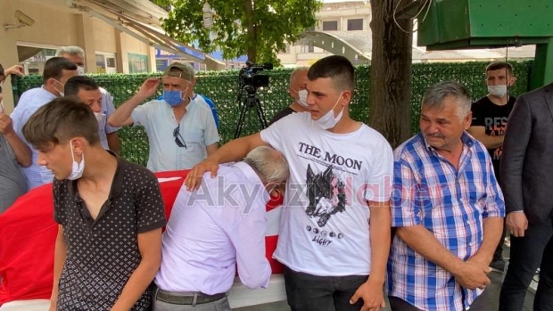Patlamada ölen iki Akyazılı işçi toprağa verildi