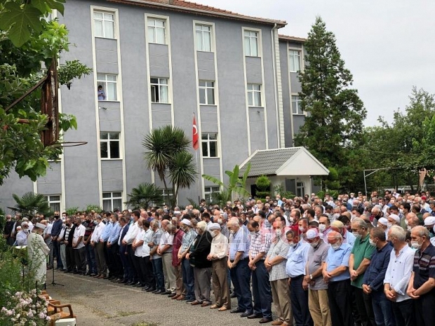 Mustafa Yıldırım son yolculuğuna uğurlandı