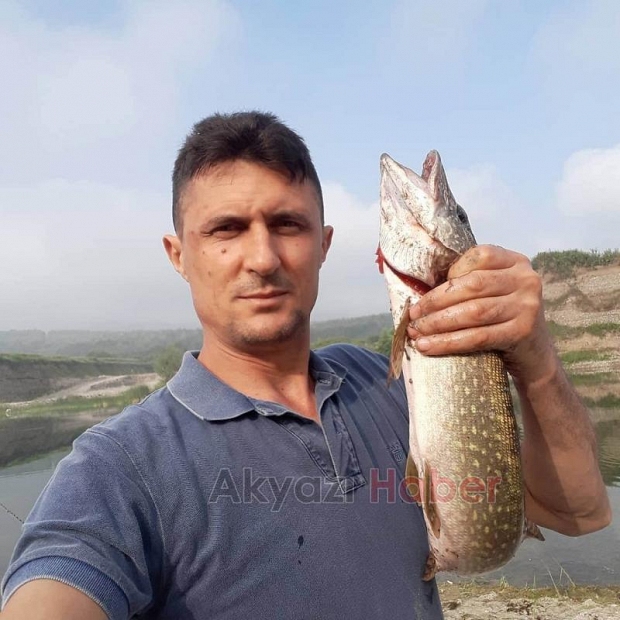 Tuttuğu balıklara yılan ortakçı çıktı!