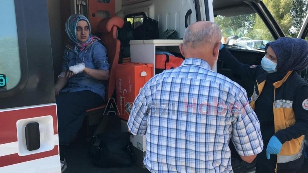Akyazı'da 3 ayrı kazada 10 kişi yaralandı