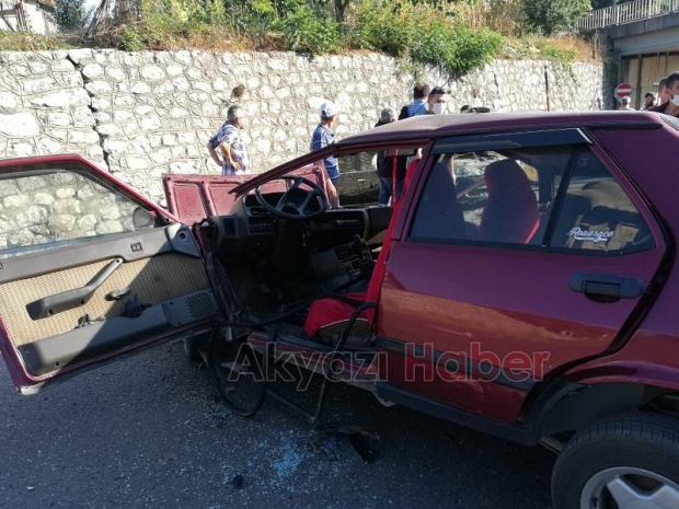 Reşadiyede kaza araçlar hurdaya döndü