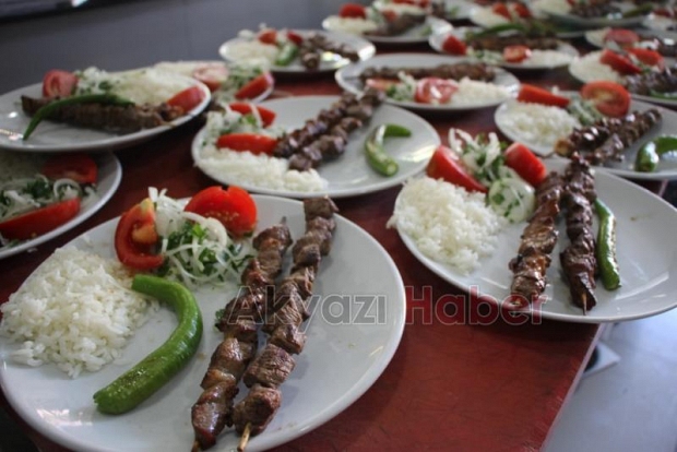 İkizler Etçim Restaurant hizmete devam ediyor