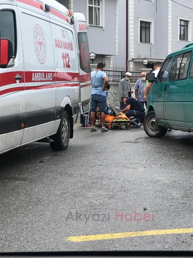 Minibüs ile motosiklet çarpıştı