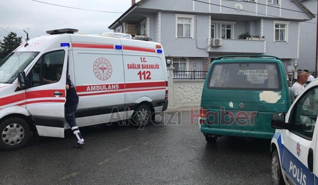 Minibüs ile motosiklet çarpıştı