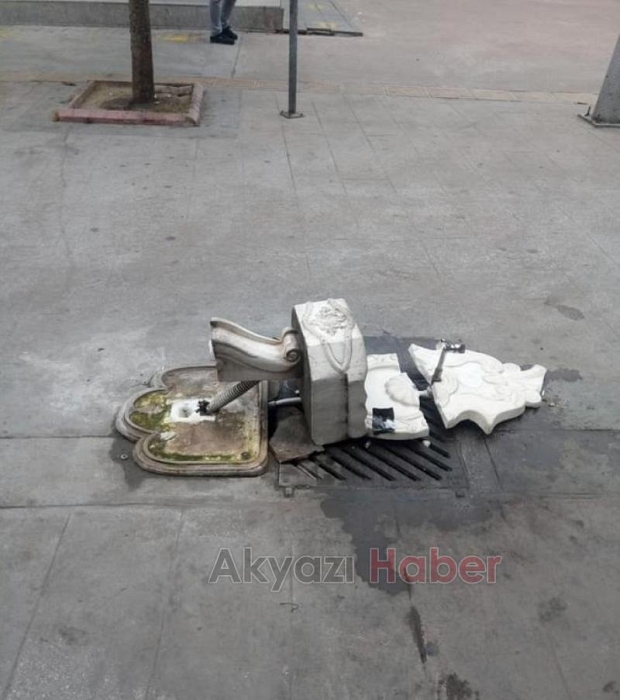 Çarşı içindeki çeşmeyi kırdılar