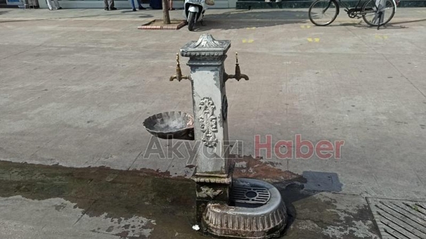 Çarşı içindeki çeşmeyi kırdılar