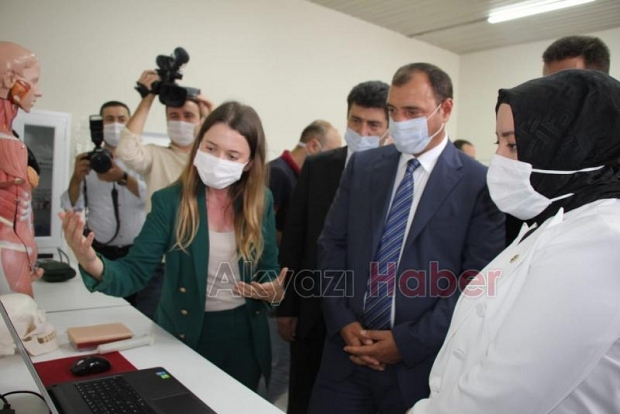 Akyazı Sağlık Bilimleri Fakültesi ve Sağlık Hizmetleri MYO açıldı