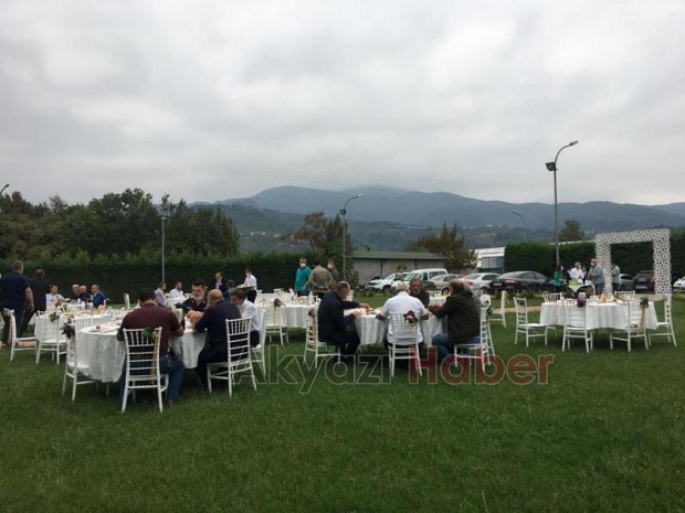 Akyazılı muhtarlara plaket ve teşekkür belgesi verildi