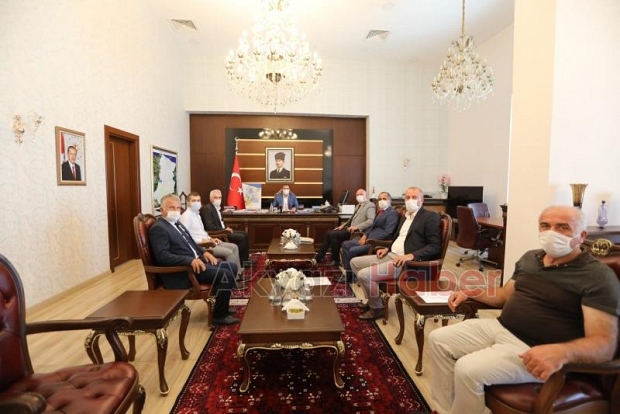 Bayraktar Otoyol ile ilgili sorunları Vali Kaldırım'a iletti