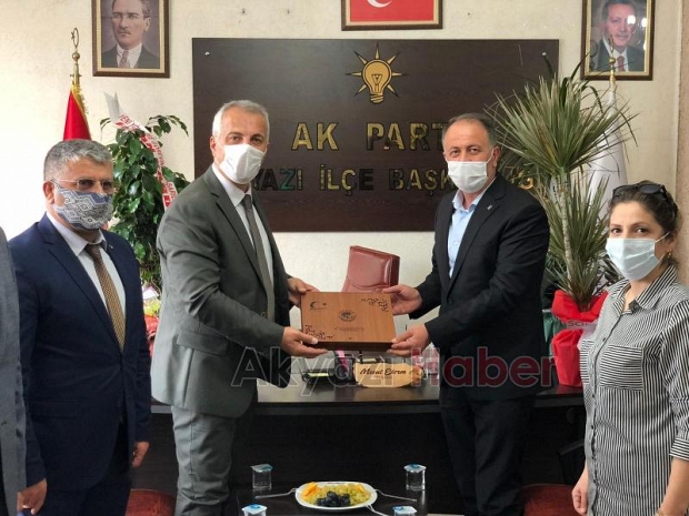 Babaoğlu'nda AK Parti Akyazı İlçe Teşkilatı'na ziyaret