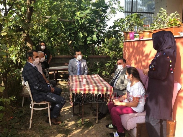 Karapürçek Kaymakamından sınavlara hazırlanan öğrencilere ziyaret