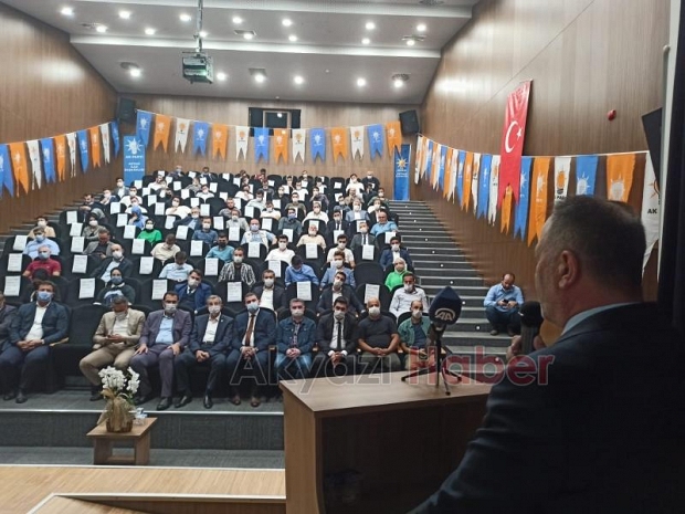 AK Parti Akyazı Gençlik Kolları'nın yeni Başkanı Oğuzhan Çolak