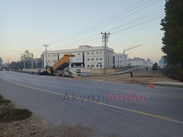 Okullar bölgesinde asfalt çalışması