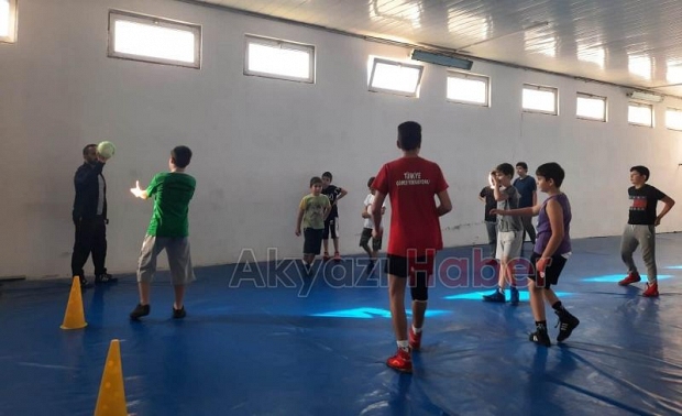 Akyazılı Güreşçiler minderde iddialı
