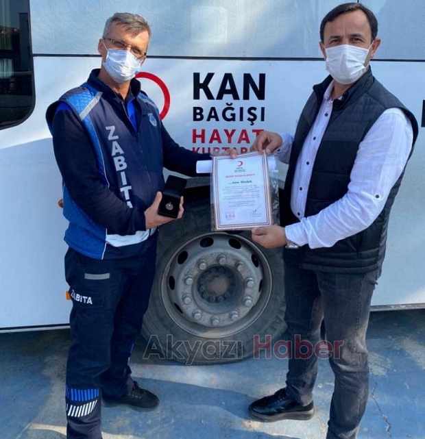 Akyazılı kan bağışçıları ödüllendirildi