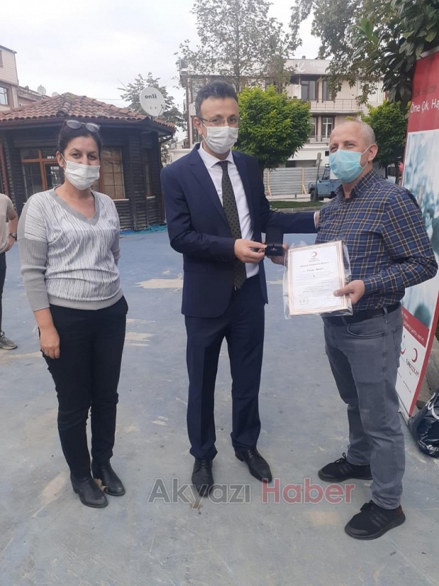 Akyazılı kan bağışçıları ödüllendirildi
