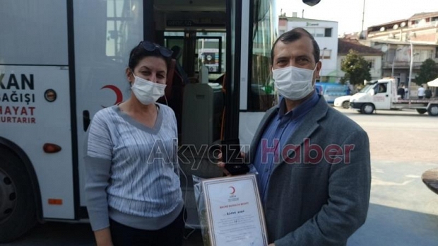 Akyazılı kan bağışçıları ödüllendirildi