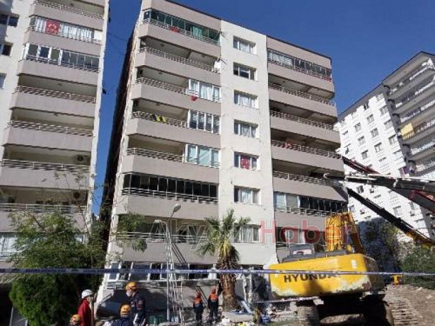 SAKTİM'in desteği ile bir kişi enkazdan kurtarıldı