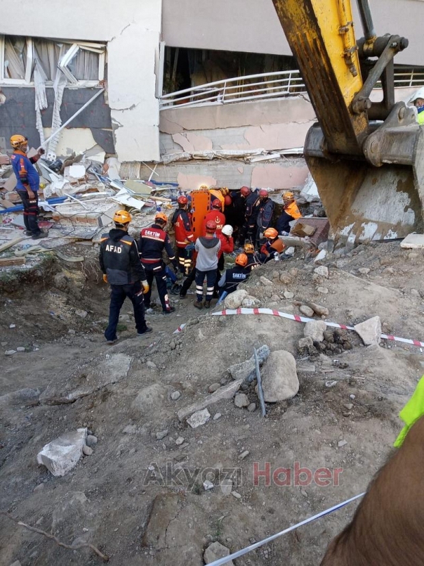 SAKTİM'in desteği ile bir kişi enkazdan kurtarıldı