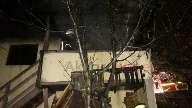 Akyazı'da ev yangını