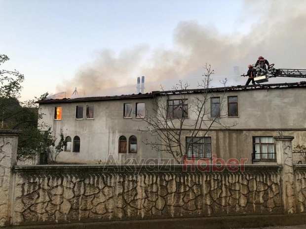Ev alev alev yandı