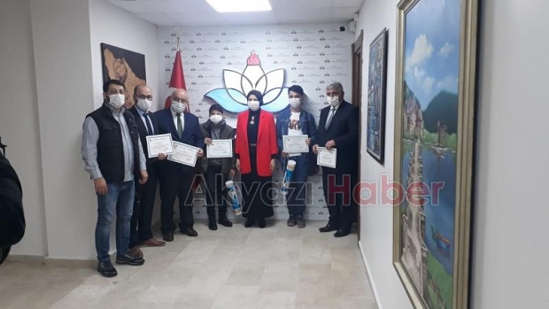 Akyazının gururu olan öğrenciler ödüllendirildi