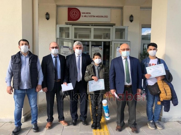 Akyazının gururu olan öğrenciler ödüllendirildi