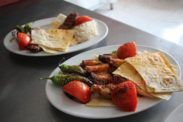 Akyazı Pide Kebap Şehir Lokantası'ndan Eşsiz Lezzetler