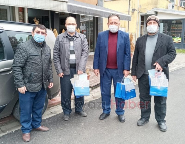 Diyanet-Sen Akyazı Şubesi maske ve kolonya dağıttı