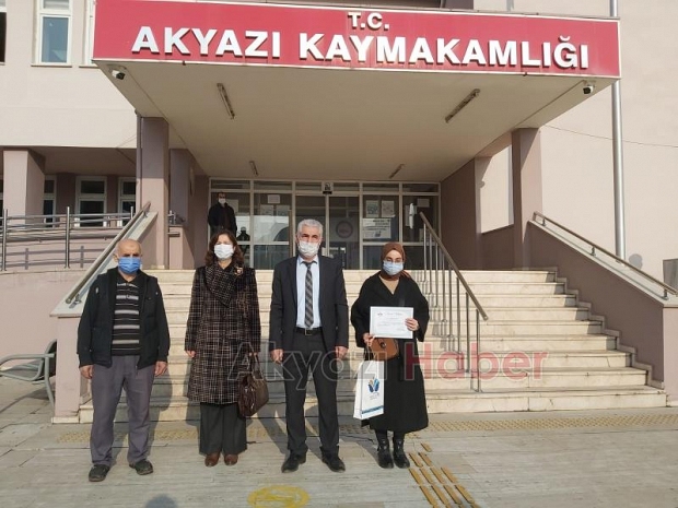 Akyazılı öğrencilerin başarısı, ödüllendirildi