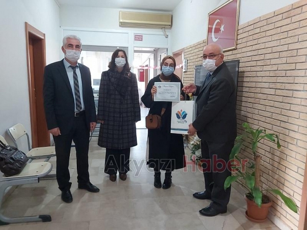 Akyazılı öğrencilerin başarısı, ödüllendirildi