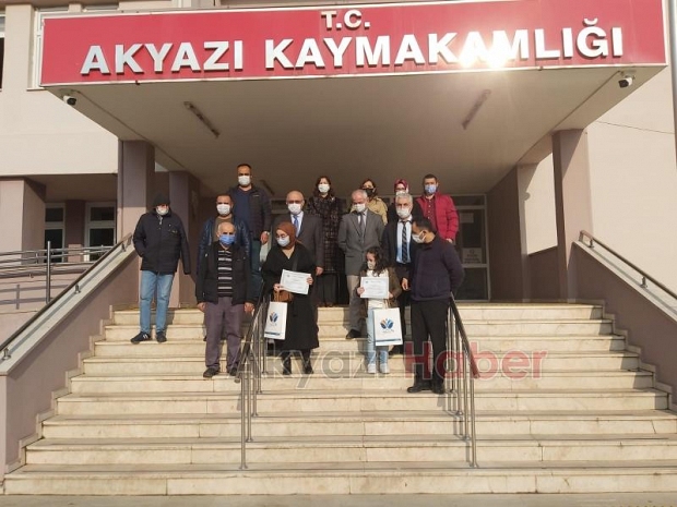 Akyazılı öğrencilerin başarısı, ödüllendirildi