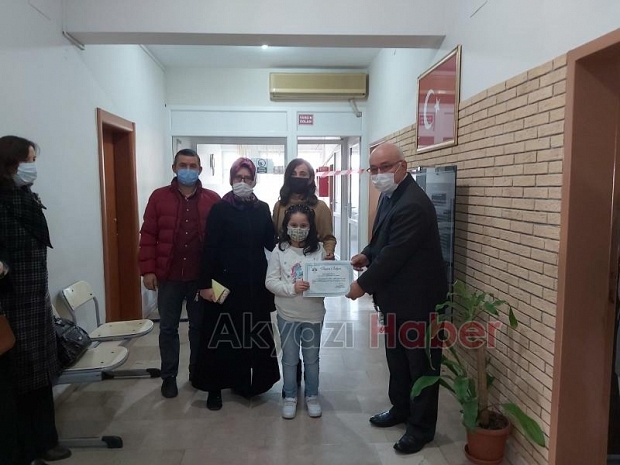 Akyazılı öğrencilerin başarısı, ödüllendirildi