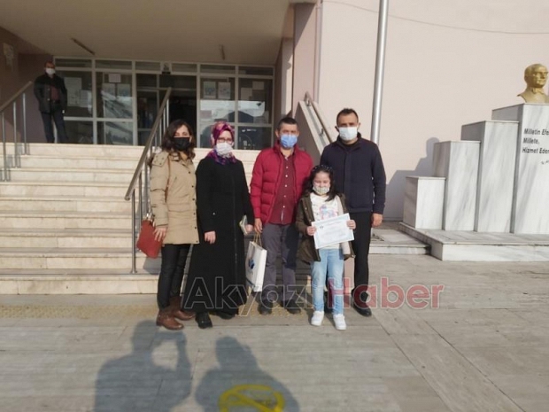 Akyazılı öğrencilerin başarısı, ödüllendirildi