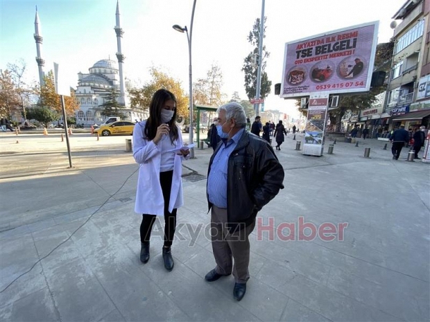 Akyazı'da sokak röportajında doktorlar sordu, vatandaşlar cevapladı