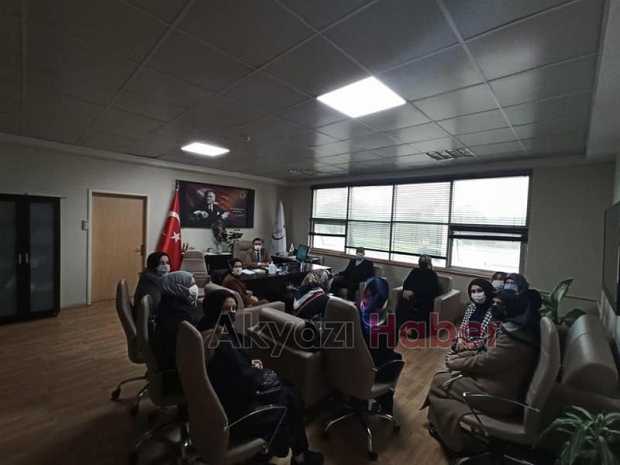 Akyazı Devlet Hastanesi'ne moral ziyareti yaptılar