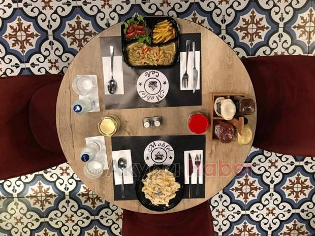 Mahfel Cafe lezzetli menüleriyle hizmetinizde