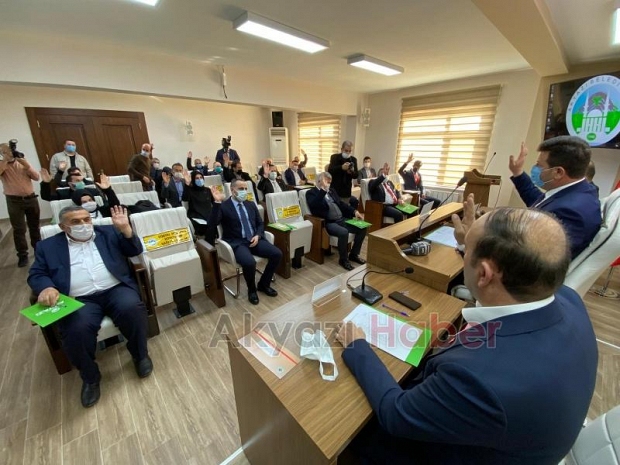 Yeni yılın ilk meclisi 11 gündemle toplandı