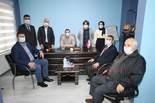 Başkan Bilal Soykan'dan Akyazı Basın Birliği'ni ziyaret