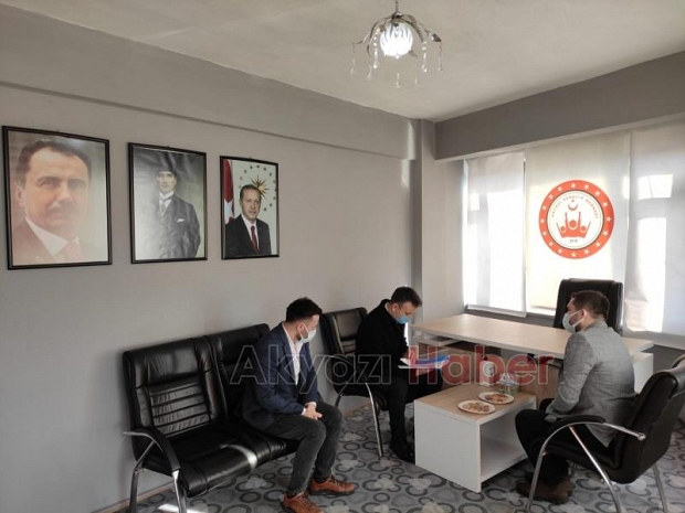 Kaymakam Yakup Güney'den Akyazı Gençlik Derneği'ne ziyaret