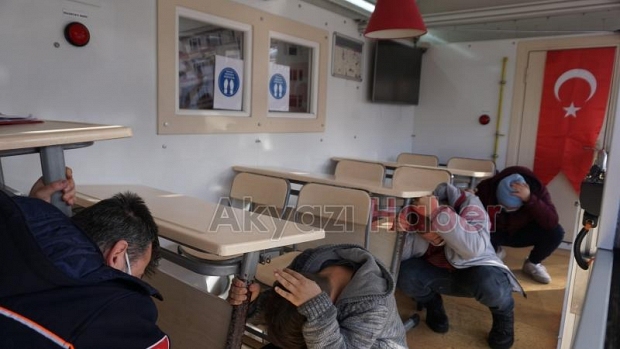 AFAD'ın simülasyon tırı Akyazı'da