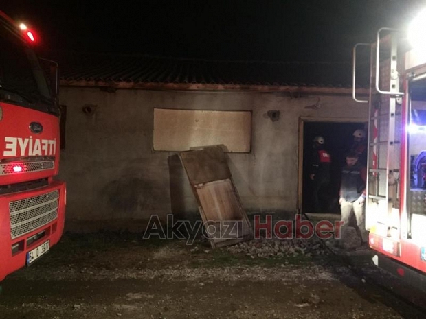 Akyazı'da kaşık atölyesinde yangın