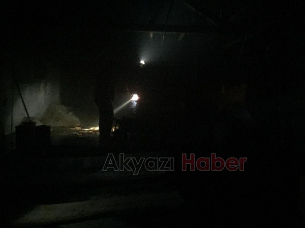 Akyazı'da kaşık atölyesinde yangın