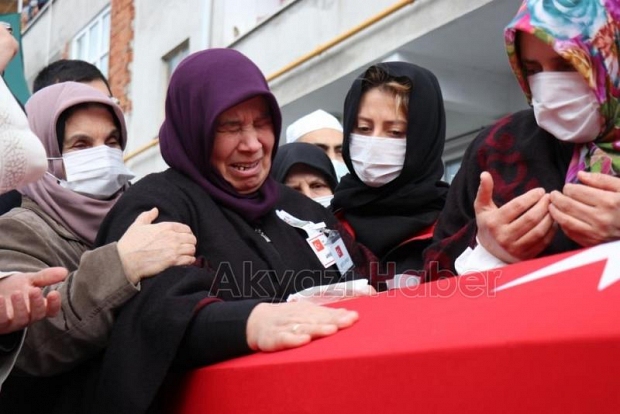 Sakarya şehidini dualarla uğurladı